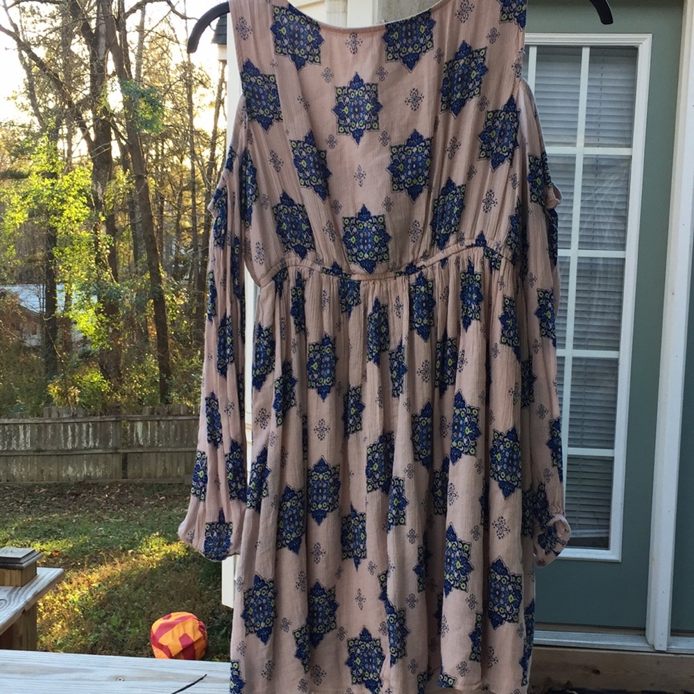 Dress - Picture 3 of 3